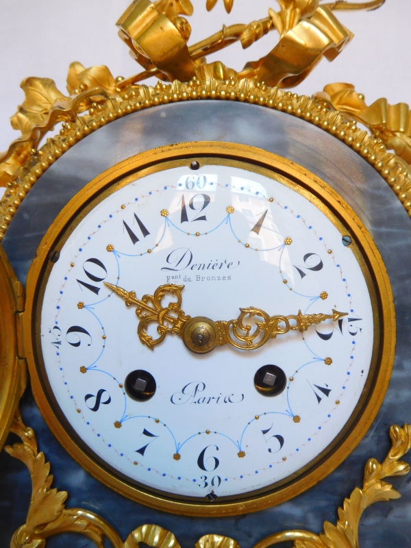 Denière à Paris : pendule en bronze ciselé & doré et marbre bleu Turquin, style Louis XVI, XIXe siècle